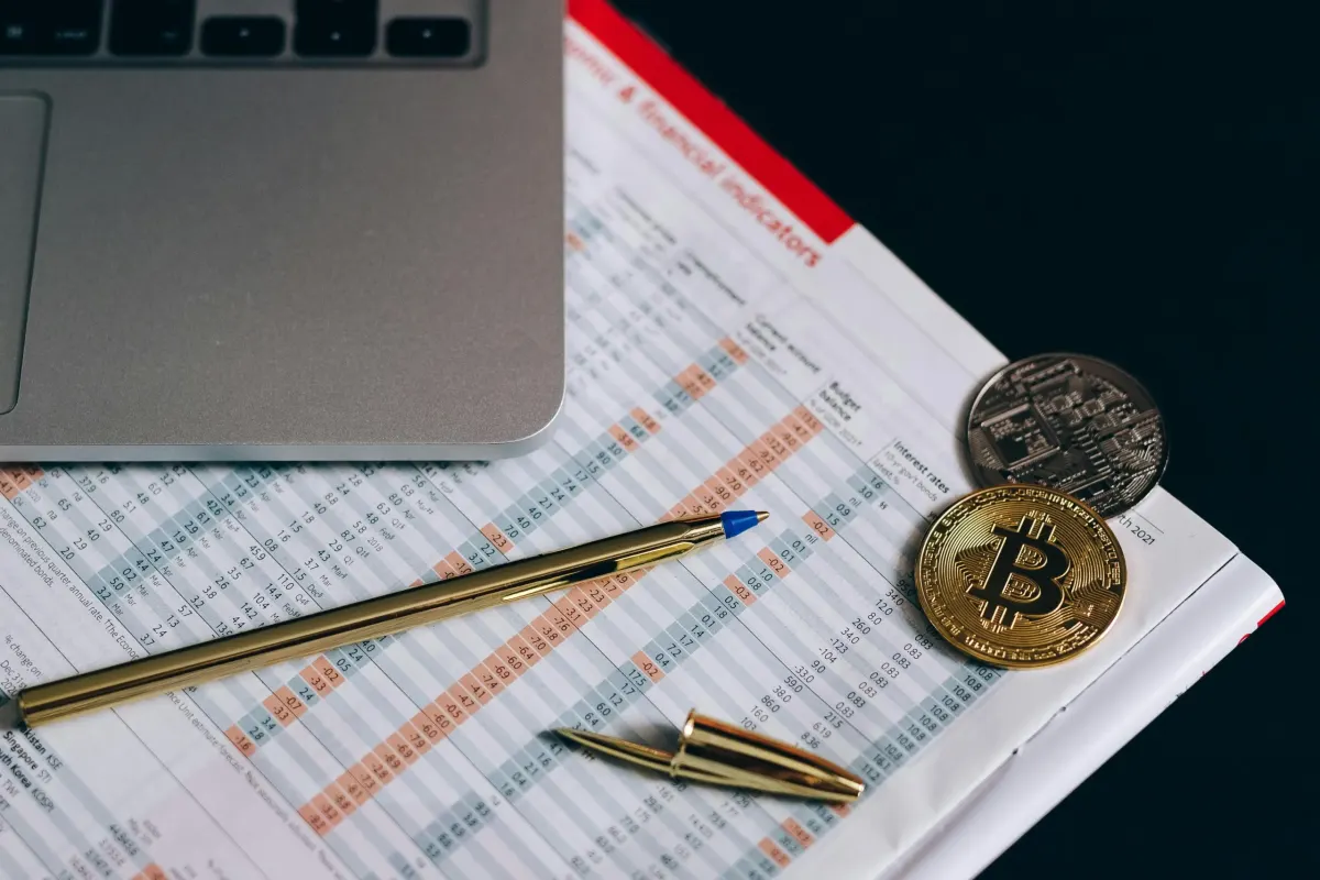 Bitcoin at $1.6M by 2036? Bitwise’s Case Rests on Gold