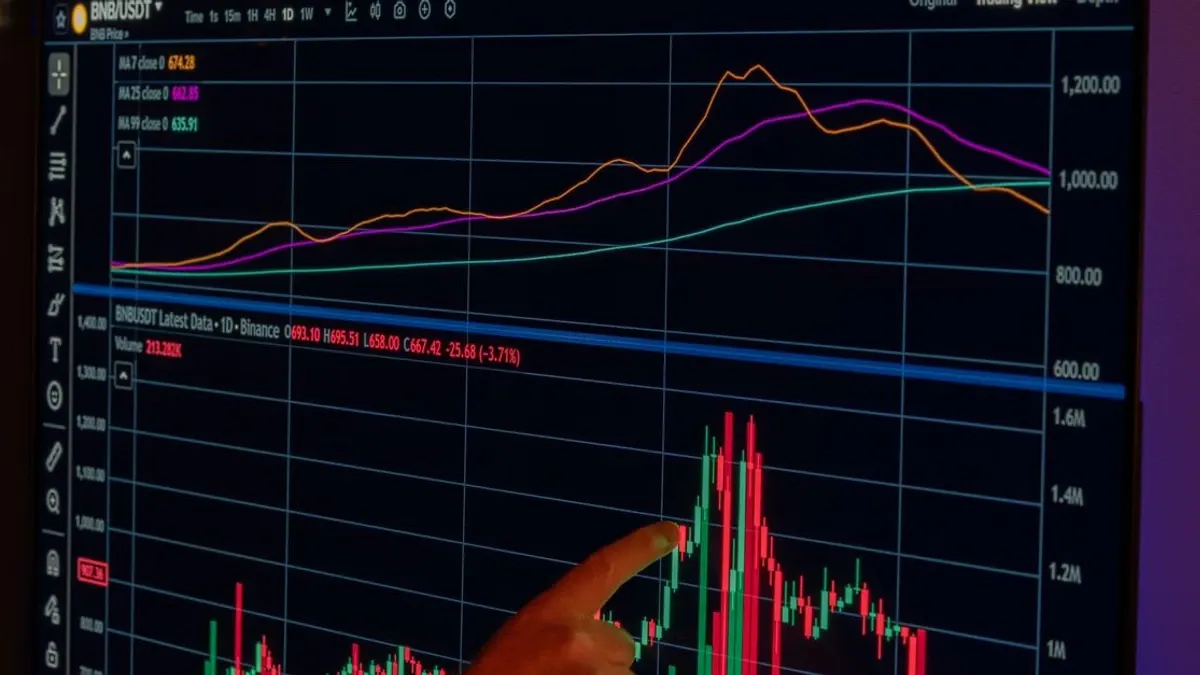 Bitcoin ETFs See $30.47M Inflows as Market Volatility Grows