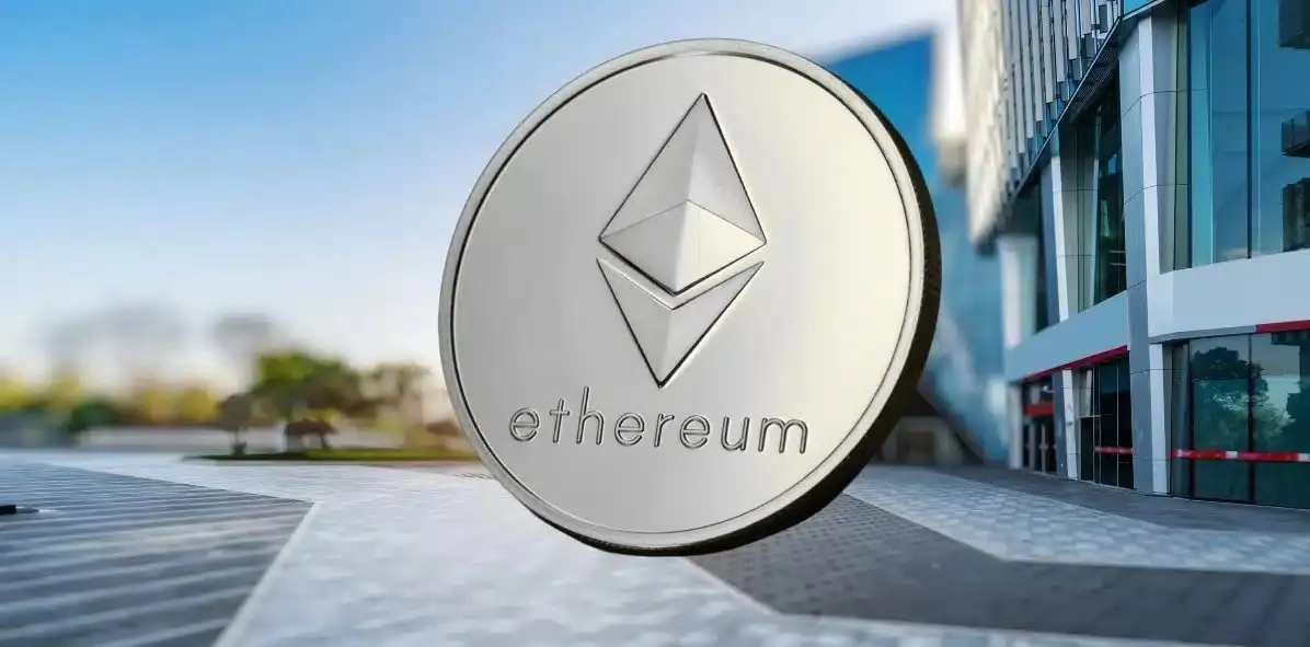 Ethereum Faces $2,000 Drop as Whales Sell 160,000 ETH, Analyst Warns