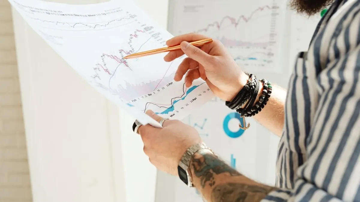 Whales Dump 1.2M $HYPE Tokens, Signaling Market Shift